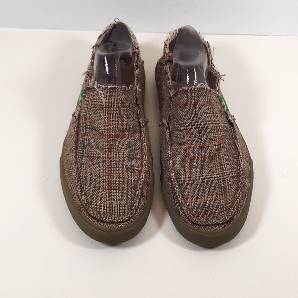 Sanuk Men’s Pull-on Slip-on shoes Loafers Brown Plaid Surfer Style shoes Sz 9M